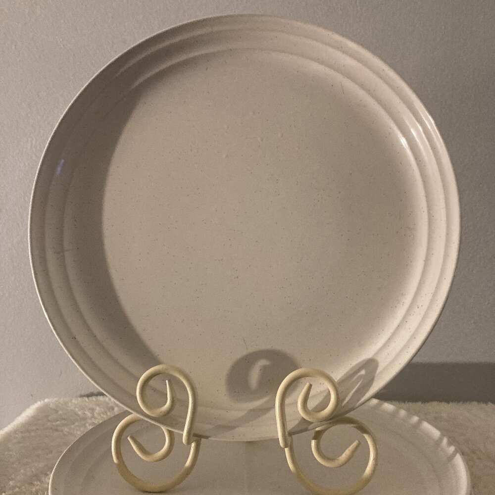 Mikasa "Snow White" 10-5/8" Dinner Plates (4)